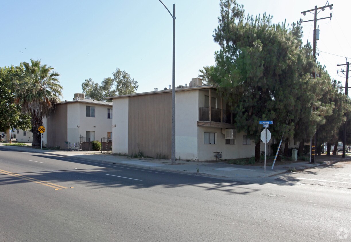 Primary Photo - 340-348 N Lemoore Ave
