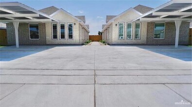 Building Photo - 5800 Nightingale Ave