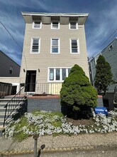 Building Photo - 124 Winfield Ave