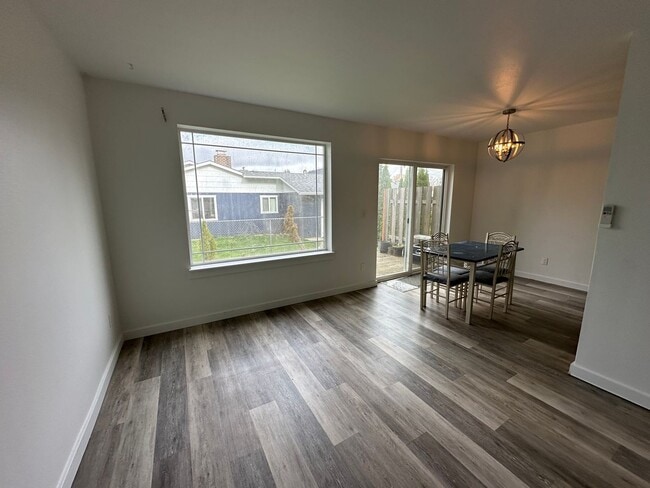 Foto del edificio - Newer 4 bedroom 2 1/2 bath Duplex Unit In Lebanon