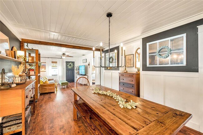 Building Photo - 16084 Stur St