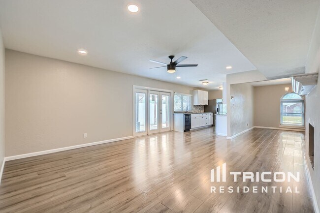 Foto del edificio - 8813 Willowbrook Dr