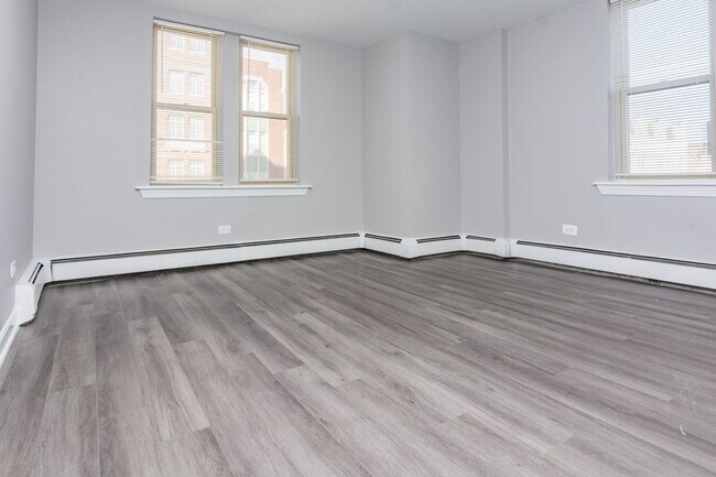 Foto del edificio - 7147 S Jeffery Blvd