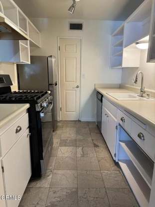 Foto del edificio - 15344 Weddington St