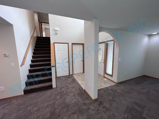 Building Photo - Gorgeous 4 Bd / 2.5 Bth - Gas Fireplace - ...