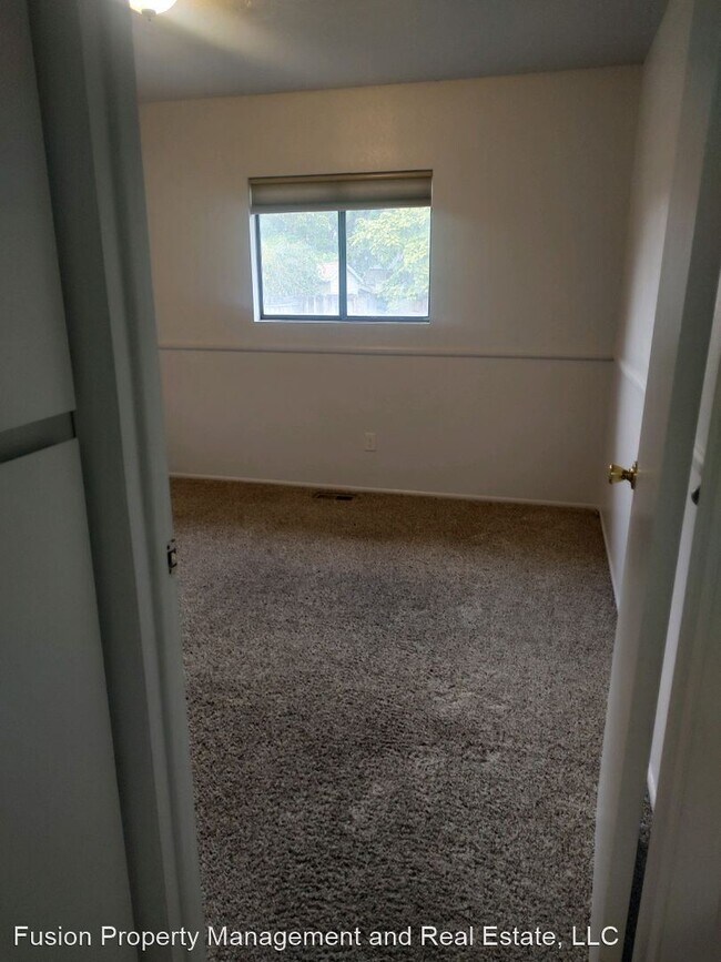 Building Photo - 4 br, 1 bath House - 235 E Concord Drive