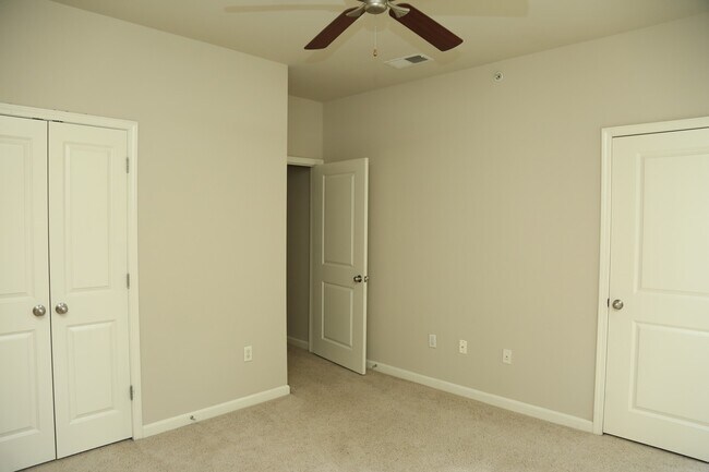 Foto del edificio - 745-2B Walker Square