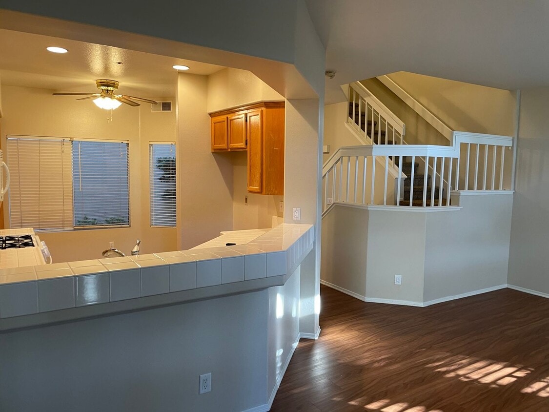 Foto principal - Dual Master Suite Townhome in Rancho Santa...