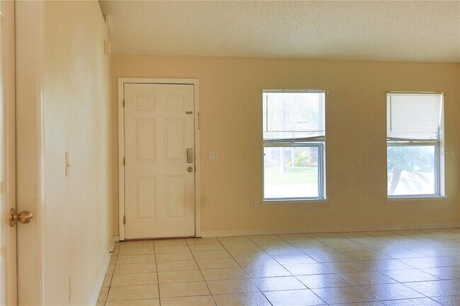 Building Photo - 956 Gascony Ct