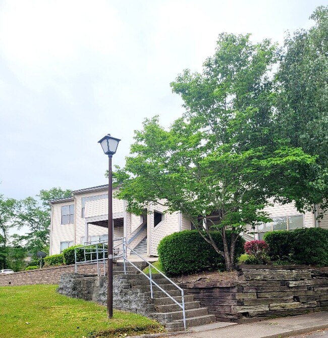 Foto del edificio - 100 Brighton Hill Rd