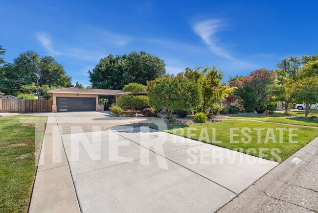 Building Photo - 1071 Sagamore Way