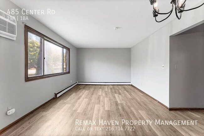 Building Photo - 485 Center Rd Unit 1, Bedford- Spacious 2 ...