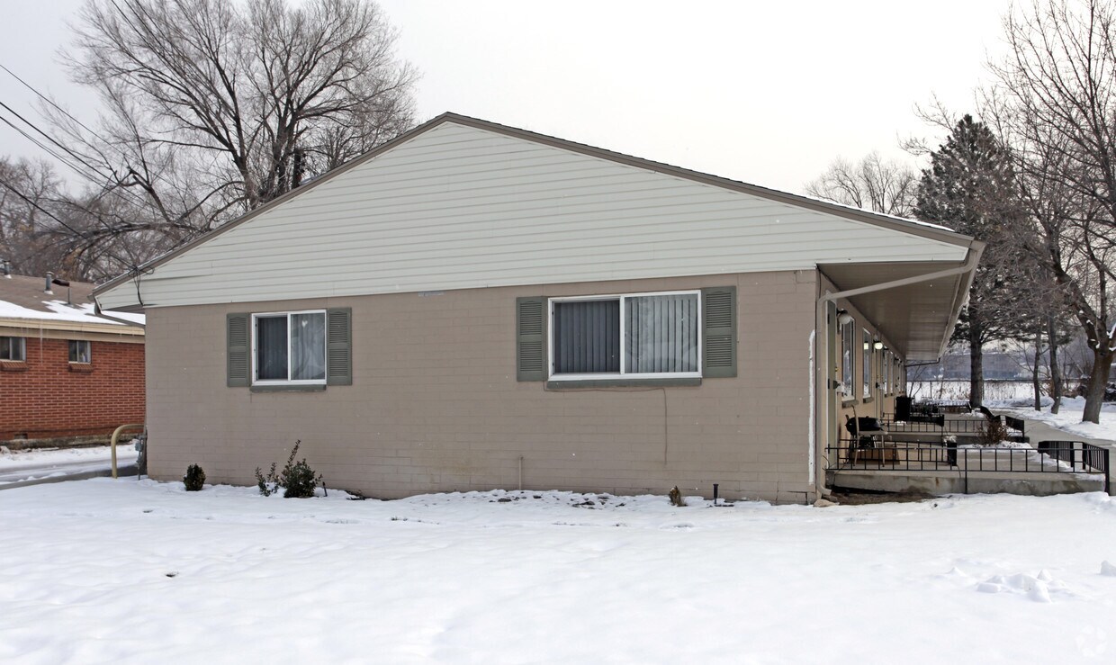 Building Photo - 2885 S 500 E