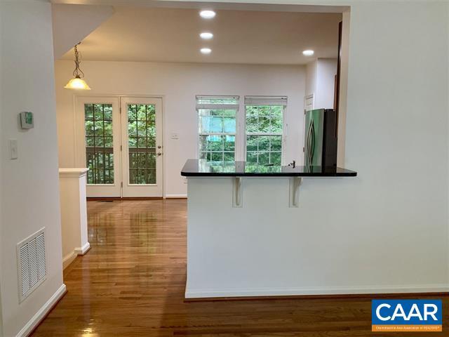 Foto del edificio - 836 Rockcreek Rd