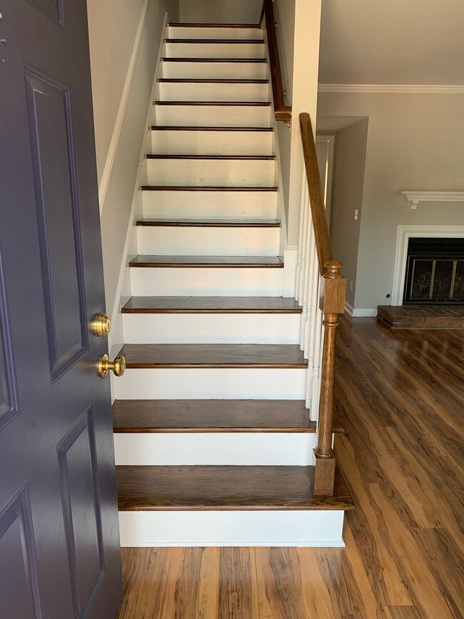 Building Photo - 830 Brentwood Pointe