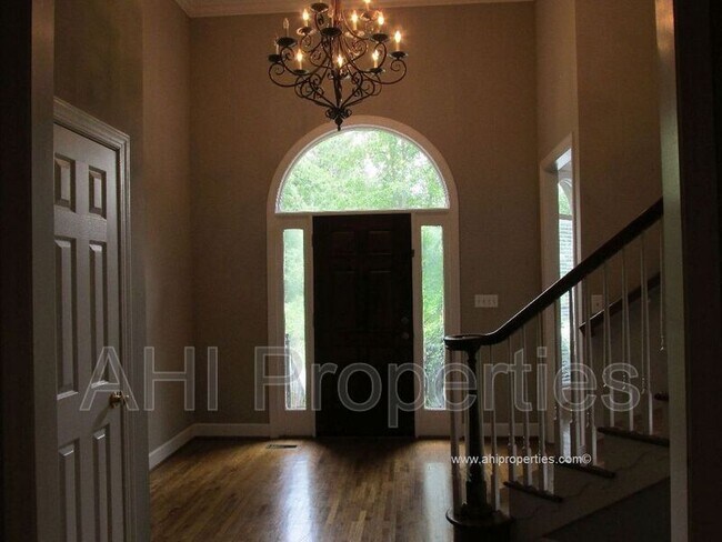 Foto del edificio - 6031 Rosemont Rd