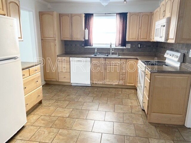 Foto del edificio - 12206 McKenna Cir