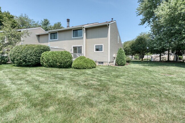 Foto del edificio - 592 Mountain Rd