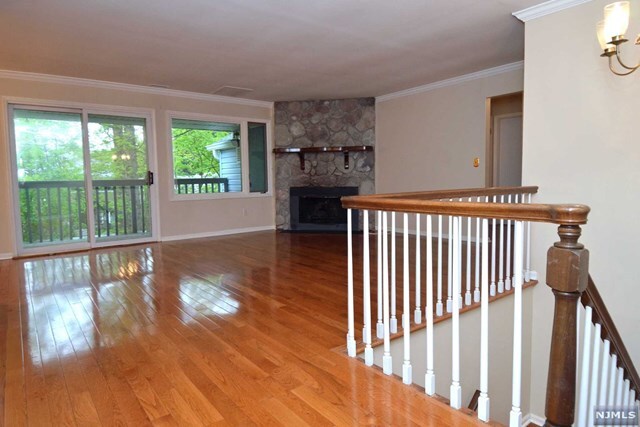 Building Photo - 126 Vreeland Ct