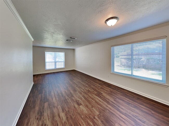 Building Photo - 7007 Durango Dr