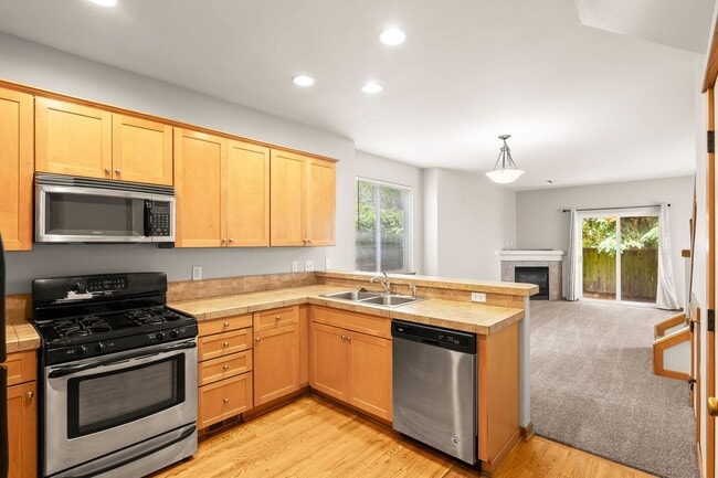 Building Photo - 3 Bed/ 2.5 Bath home in Woodstock neighbor...