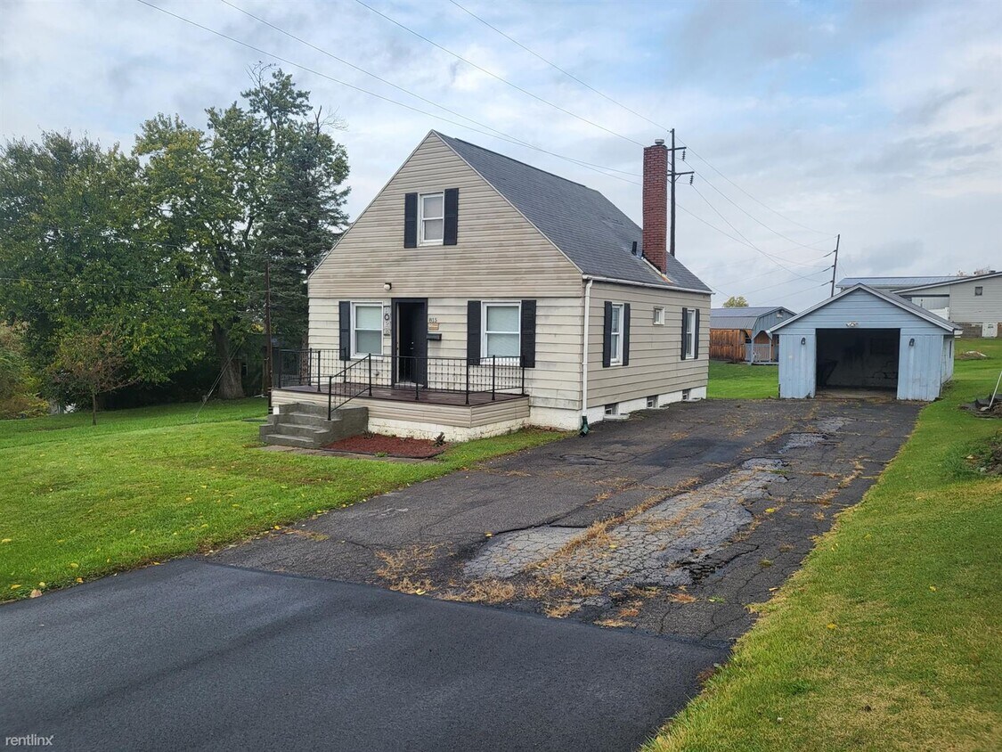 3 br, 1 bath House 815 Chestnut Street House Rental in New Castle