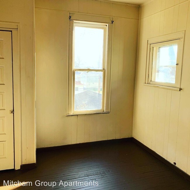 Building Photo - 210-212 W Sacra Via St