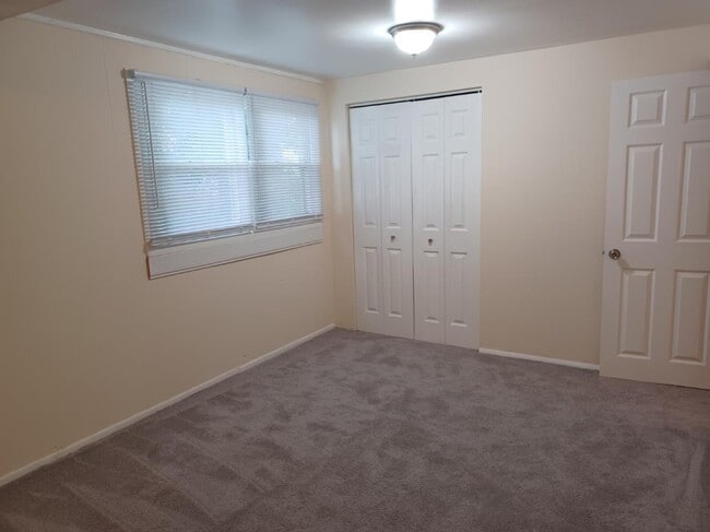 Bedroom - 201 Aquahart Rd