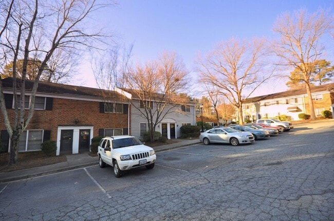 Building Photo - 2841 Tully Square