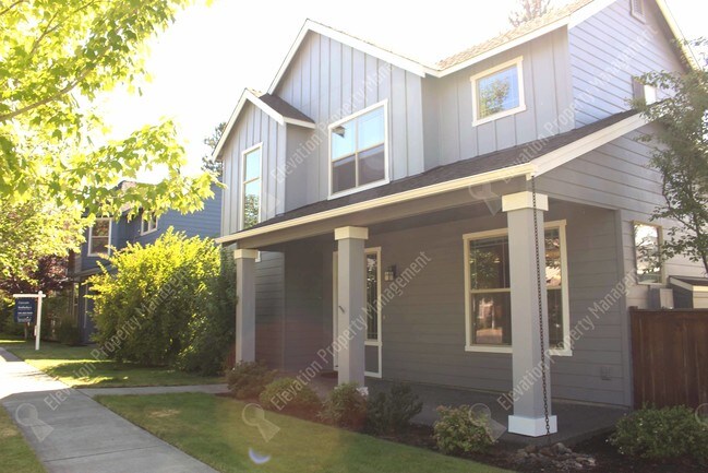 Building Photo - 2483 NW Hosmer Lake Dr