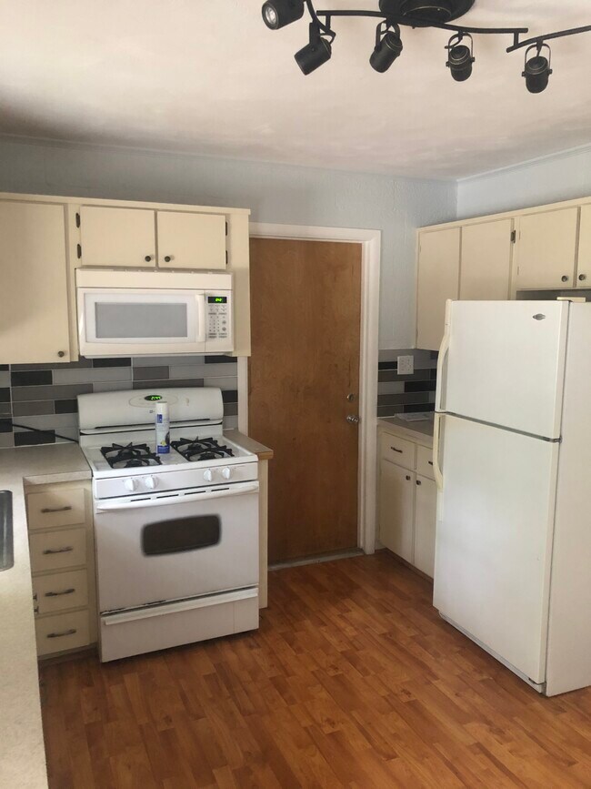 Foto del edificio - 157 N Rhodes St