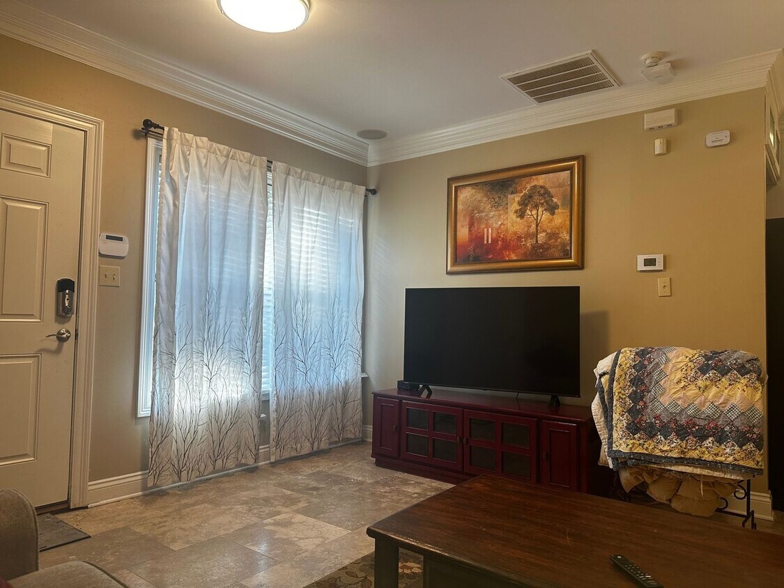 Primary Photo - All Bills Paid - 2 Bedroom Apartment for r...