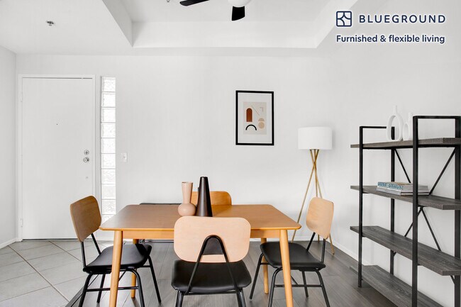 Foto del edificio - 4532 Murietta Ave