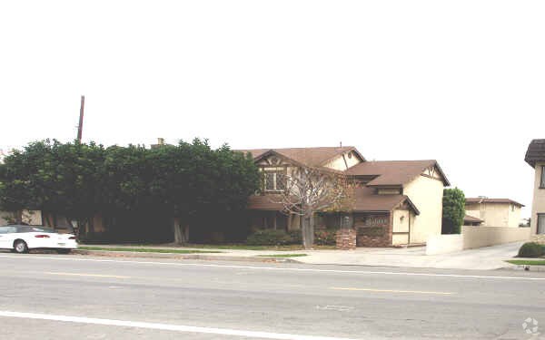 Primary Photo - The Gables