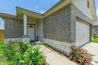 Building Photo - 14657 E Pine Heart Dr
