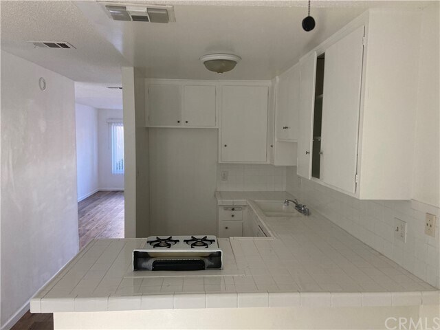 Foto del edificio - 2661 Andover Ave