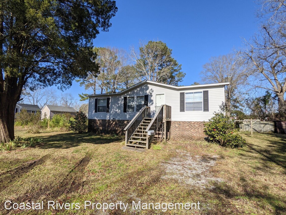 Foto principal - 3 br, 2 bath House - 952 W Old County Rd