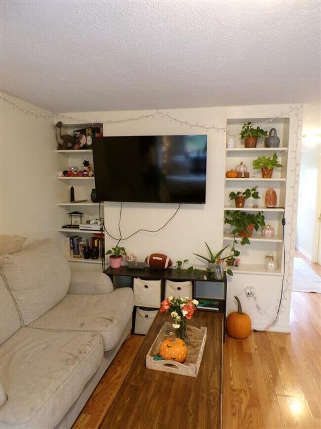 Foto del edificio - 6 Cassidy Ln