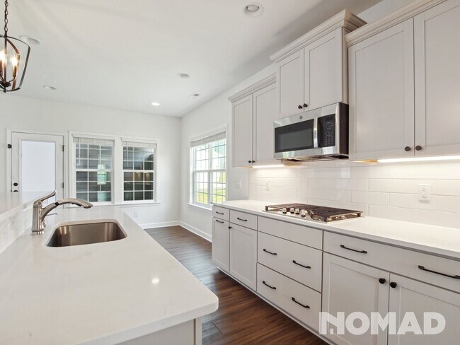 Foto del edificio - 4 Bedroom Single Family Home in Wake Fores...
