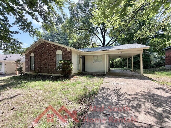 Foto del edificio - 729 Blackstone Ln