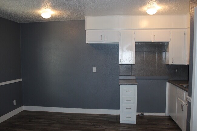 Building Photo - 403 12th N St