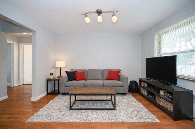 Foto del edificio - 203 Loraine Ave