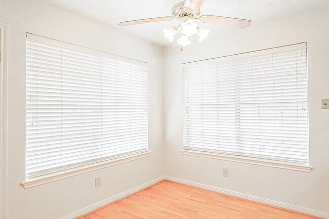 Building Photo - 3011 W Steepbank Cir