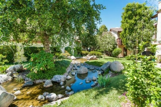 Foto del edificio - 21555 Burbank Blvd