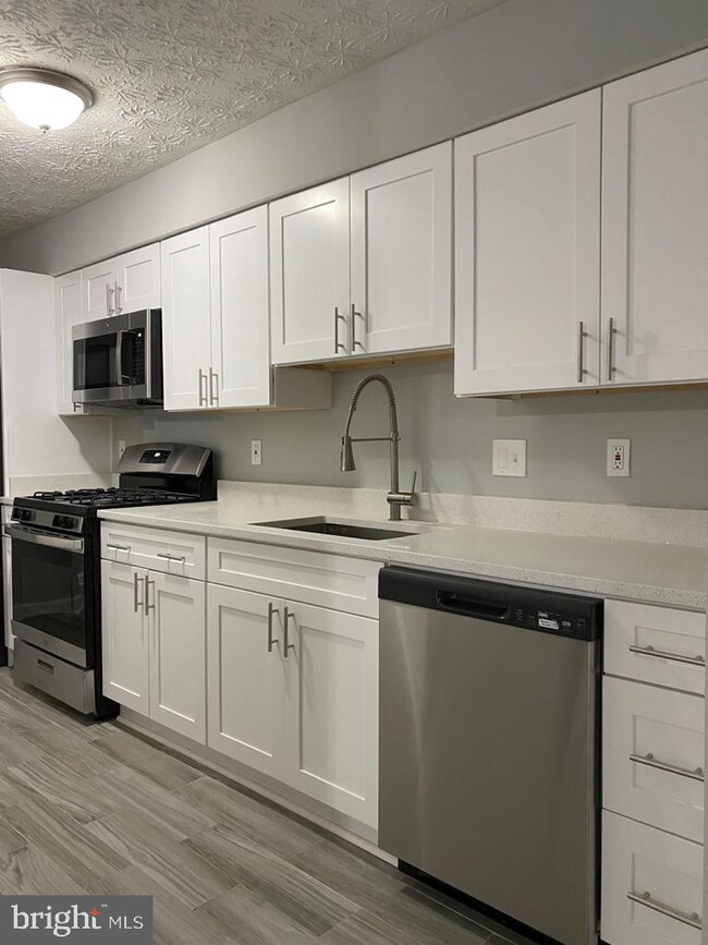 Building Photo - 3714 Excalibur Ct