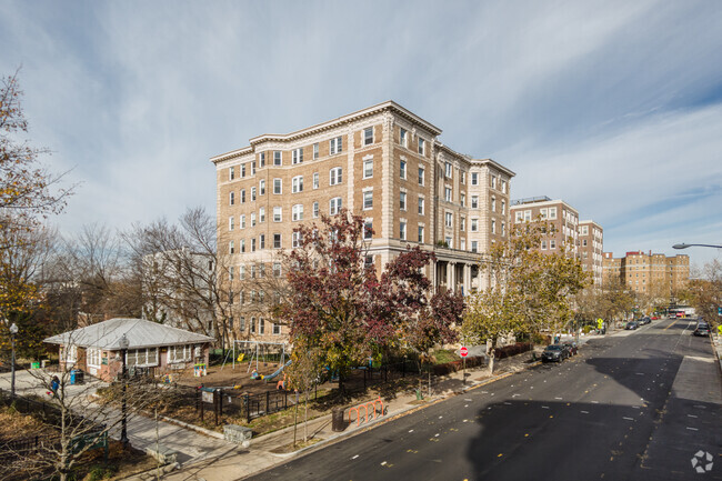 Building Photo - Woodley Condominium