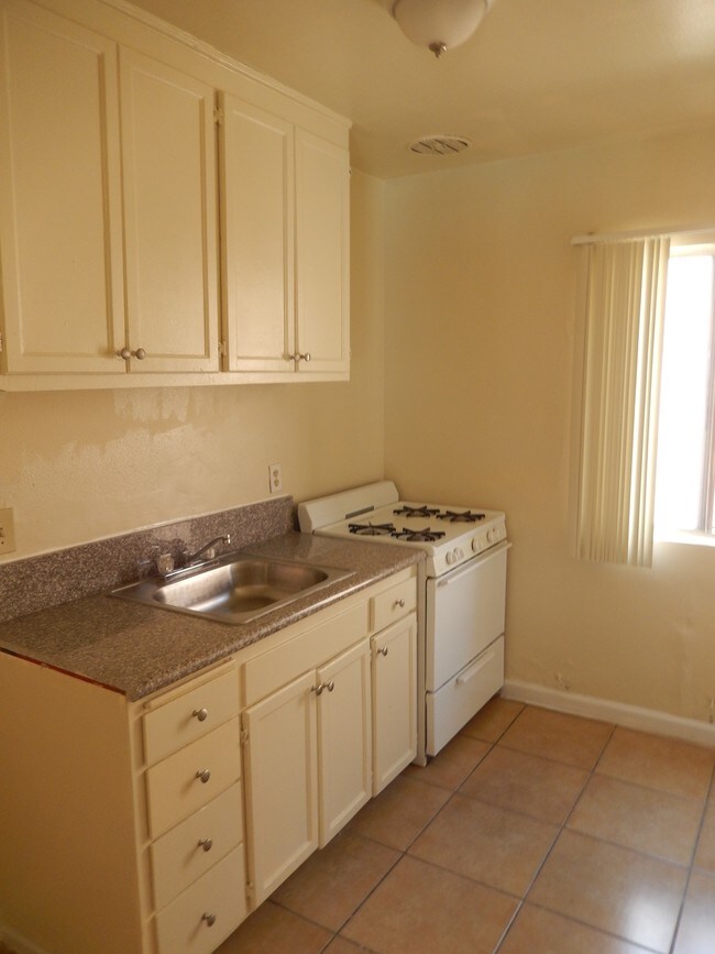 Twin Palms Rentals Pomona, CA