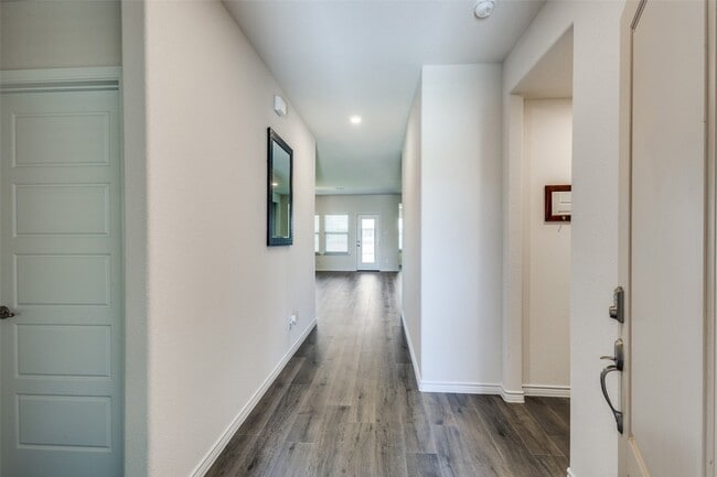 Building Photo - 6213 Abby Dr