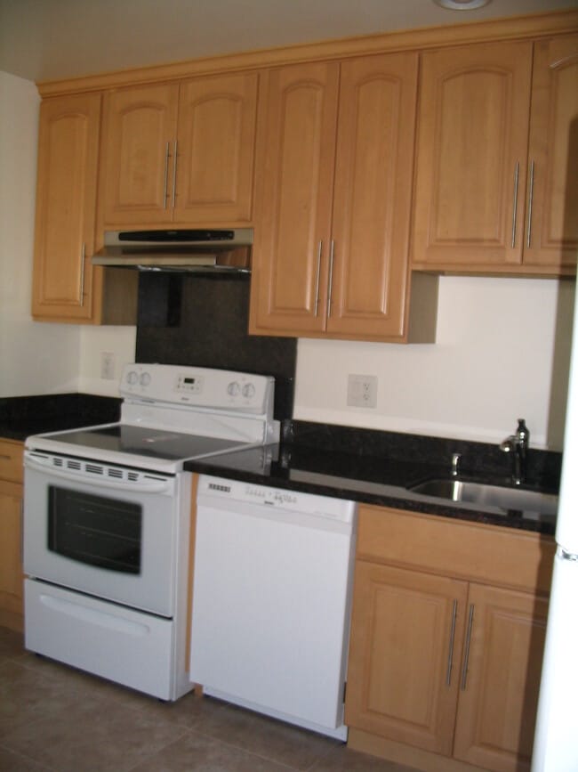 Building Photo - 4425 Blackford Ave