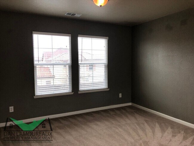 Building Photo - 3 br, 2.5 bath House - 1922 Boyle Ct